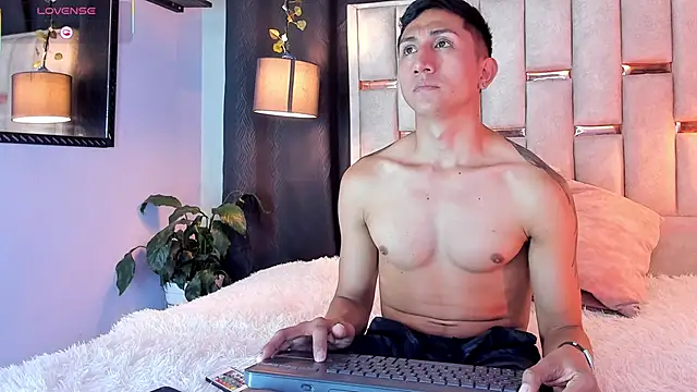 oliver mr  online show from September 30, 2025, 8:59 pm