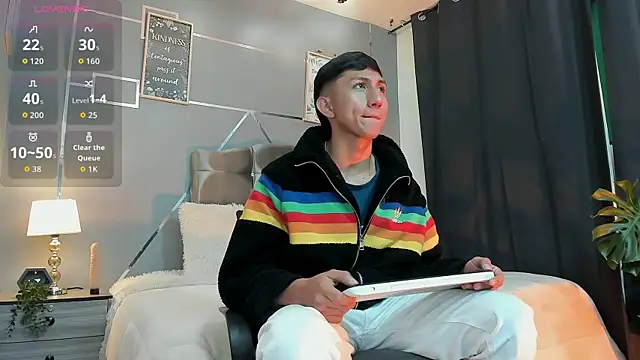 oliver mr  online show from December 19, 2025, 7:49 pm