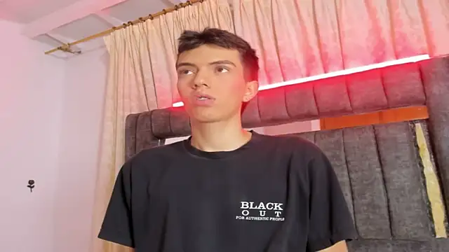 dylan 202520  online show from October 7, 2025, 11:33 am