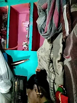 Pooja750 online show from October 8, 2025, 6:04 am