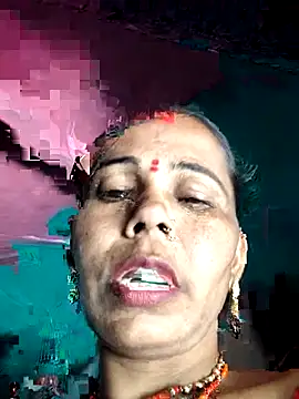 Pooja750 online show from November 8, 2025, 5:11 am