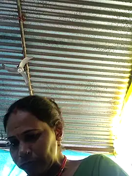 Pooja750 online show from October 7, 2025, 1:50 am