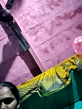 Pooja750 online show from March 4, 2026, 8:38 pm