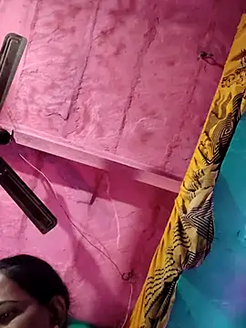 Pooja750 online show from November 12, 2025, 6:34 pm