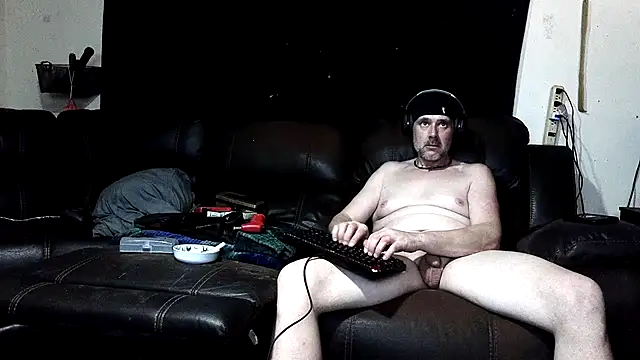Snapshot of BigheadLongcock chatting on May 30, 2026, 7:15 am BigheadLongcock online show from May 30, 2026, 7:15 am