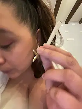 Snapshot of Big_Boob_Gang chatting on November 21, 2025, 9:25 pm Big Boob Gang online show from November 21, 2025, 9:25 pm