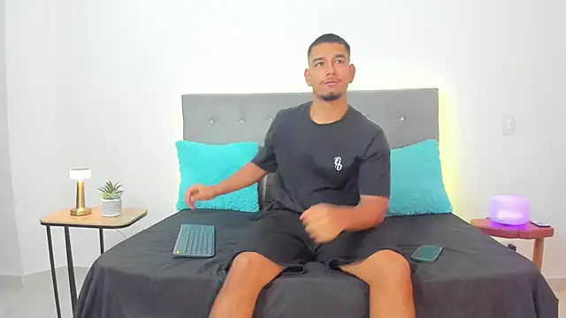 Snapshot of chatting on October 3, 2025, 11:23 am online show from October 3, 2025, 11:23 am