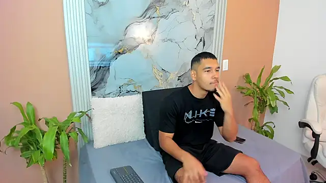 Snapshot of chatting on October 5, 2025, 12:18 pm online show from October 5, 2025, 12:18 pm