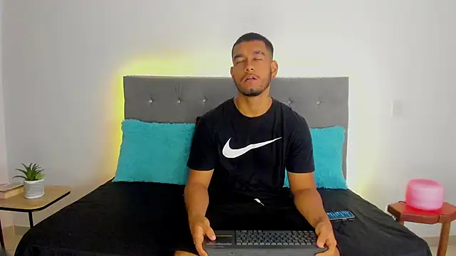 Snapshot of chatting on November 5, 2025, 11:24 am online show from November 5, 2025, 11:24 am