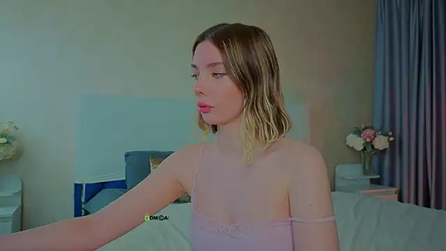  sophielov online show from May 29, 2026, 10:49 pm