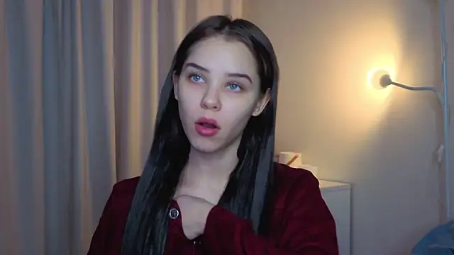 slyshypie online show from December 5, 2025, 1:32 pm