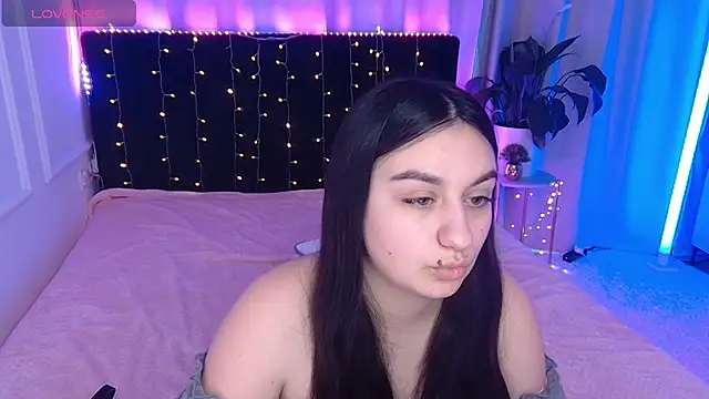 Lola Sparks online show from November 28, 2025, 6:35 am