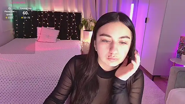 Lola Sparks online show from October 1, 2025, 4:39 am