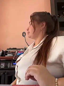 sarahreyess 11 online show from March 7, 2026, 7:30 pm