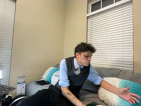 MaxAdamz online show from December 21, 2025, 5:42 am