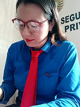 Hannah-colx online show from November 10, 2025, 1:27 pm