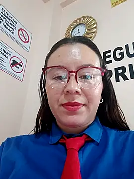 Hannah-colx online show from October 28, 2025, 3:44 pm