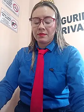 Hannah-colx online show from November 18, 2025, 4:43 pm