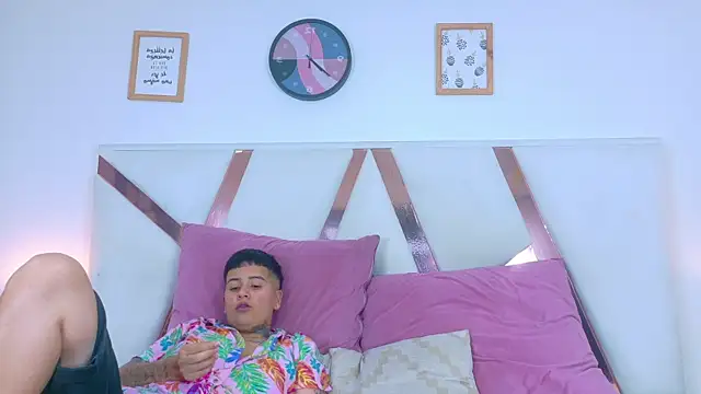 ScarlettVex   online show from September 9, 2025, 7:45 pm