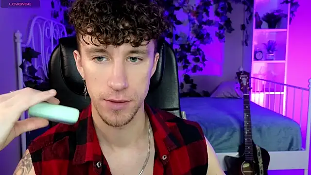 Snapshot of mark_caron chatting on December 3, 2025, 8:30 pm mark caron online show from December 3, 2025, 8:30 pm