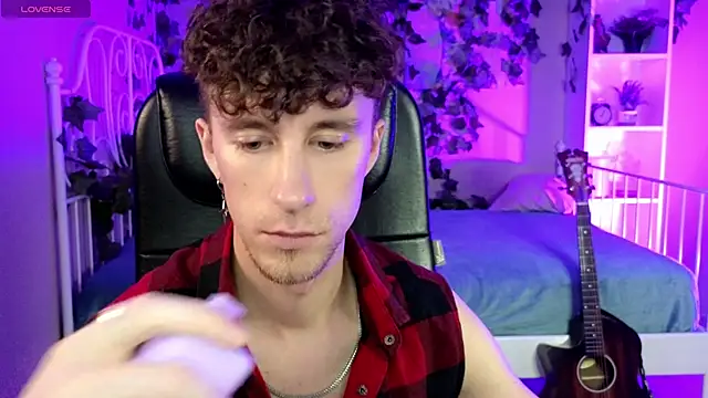 Snapshot of mark_caron chatting on December 2, 2025, 8:10 pm mark caron online show from December 2, 2025, 8:10 pm