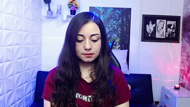 Eva Roussell online show from October 16, 2025, 2:36 pm