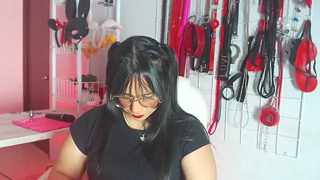  adahara queen online show from November 28, 2025, 4:01 am