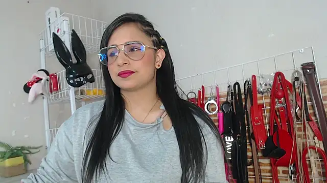  adahara queen online show from December 4, 2025, 6:45 am