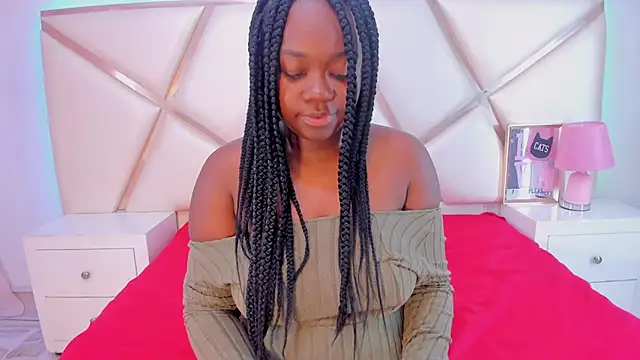 SulyClarck online show from October 7, 2025, 8:10 pm