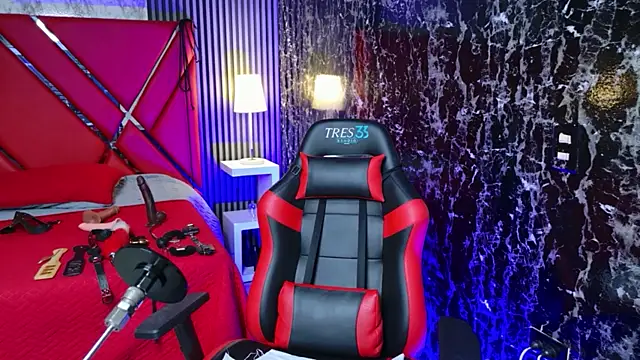 Snapshot of Violet_sl4ve chatting on April 7, 2026, 12:51 pm Violet sl4ve online show from April 7, 2026, 12:51 pm