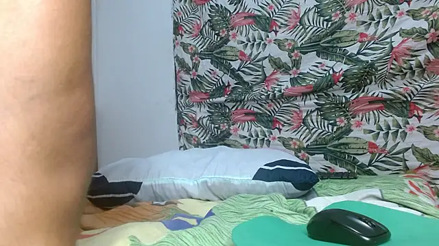 Snapshot of smallkarlakarla chatting on January 15, 2026, 11:52 pm smallkarlakarla online show from January 15, 2026, 11:52 pm