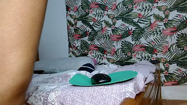 Snapshot of smallkarlakarla chatting on February 17, 2026, 11:46 pm smallkarlakarla online show from February 17, 2026, 11:46 pm