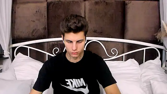 JackWolw online show from October 16, 2025, 7:16 am