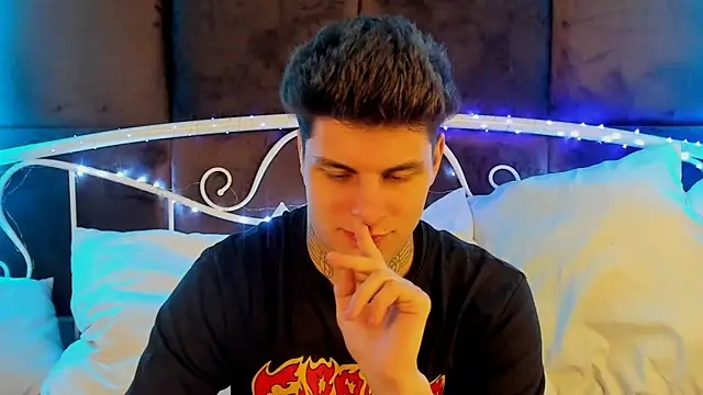 JackWolw online show from January 6, 2026, 4:27 am