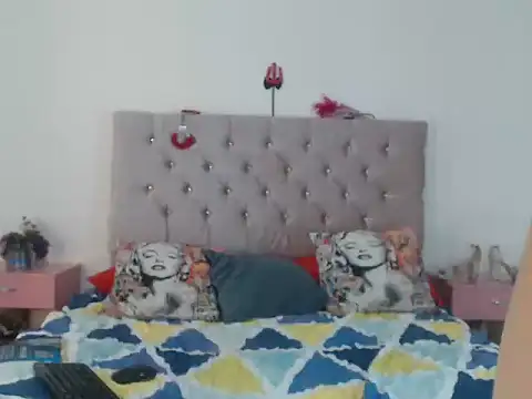Snapshot of Kitty_Hotty chatting on September 26, 2025, 2:07 am Kitty Hotty online show from September 26, 2025, 2:07 am