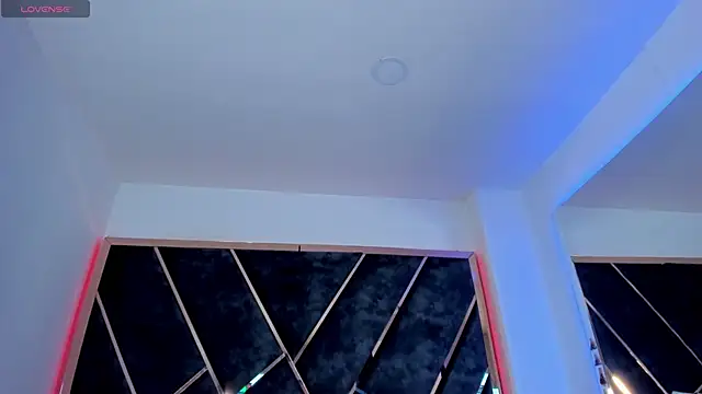 SusanaHenao online show from November 6, 2025, 6:56 pm