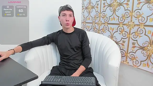 LittleDanny  online show from November 18, 2025, 2:53 pm