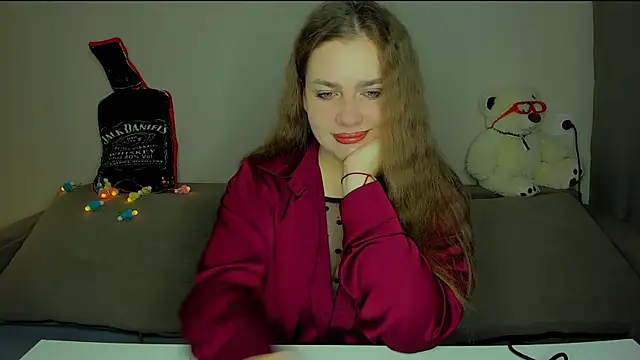 yourgem   online show from December 3, 2025, 2:45 am