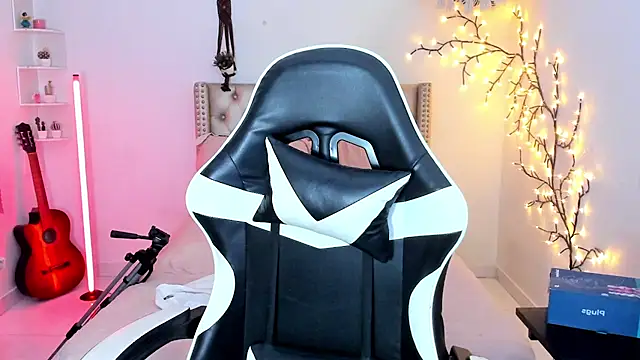 LenaStylesOA online show from March 14, 2026, 3:18 pm