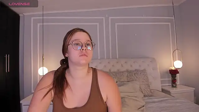 sakura Gomez online show from April 18, 2026, 7:18 pm