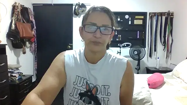 MiaVega online show from February 6, 2026, 8:16 pm