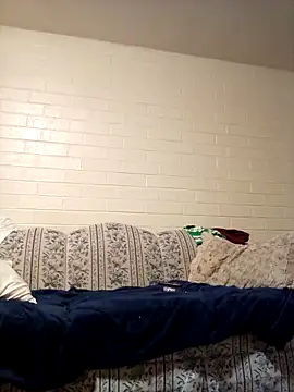 jizzyglizzy92 online show from March 26, 2026, 8:45 am