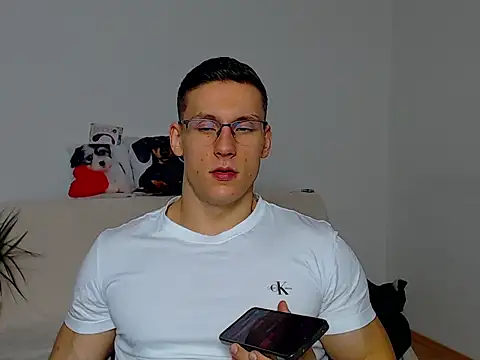 ZeinMiracles online show from October 19, 2025, 5:59 pm