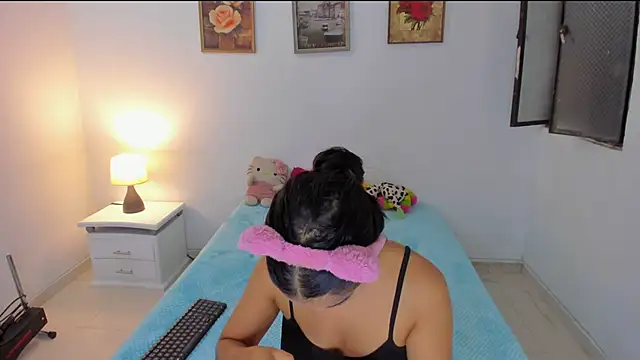 Valeri 13 online show from October 26, 2025, 3:29 am