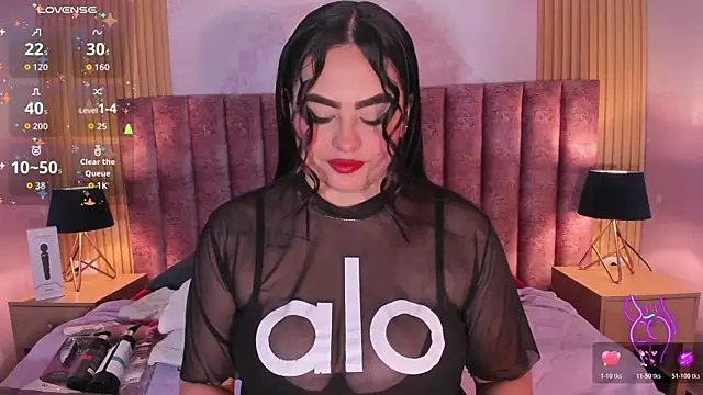 sofiiacarson online show from November 24, 2025, 7:36 pm