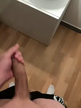 Snapshot of cook907920 chatting on February 25, 2026, 1:39 am cook907920 online show from February 25, 2026, 1:39 am