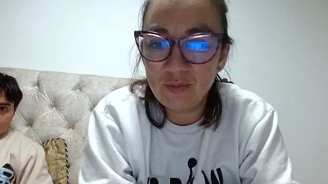 Snapshot of the_magnificent8 chatting on February 25, 2026, 4:23 am the magnificent8 online show from February 25, 2026, 4:23 am