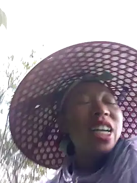 Snapshot of tcm-cute chatting on November 10, 2025, 2:05 am tcm-cute online show from November 10, 2025, 2:05 am