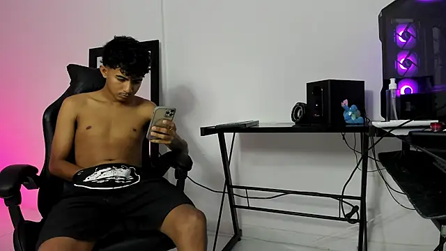 alluringangel0 online show from September 9, 2025, 4:44 am