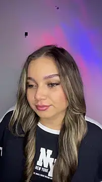 AnnyLopezzz  online show from November 28, 2025, 1:39 am